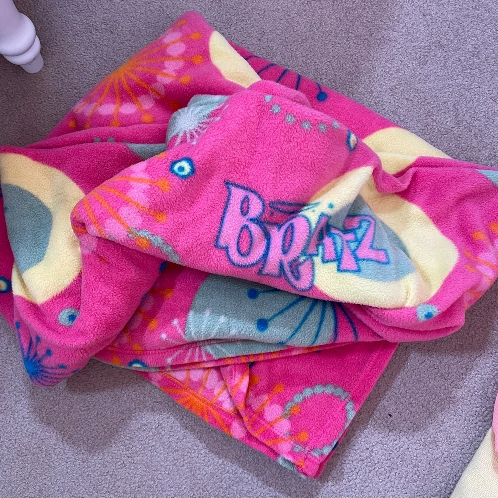 Y2K BRATZ Girl Dolls Hot Pink Starburst Preppy KidCore Twin Full Fleece Blanket
